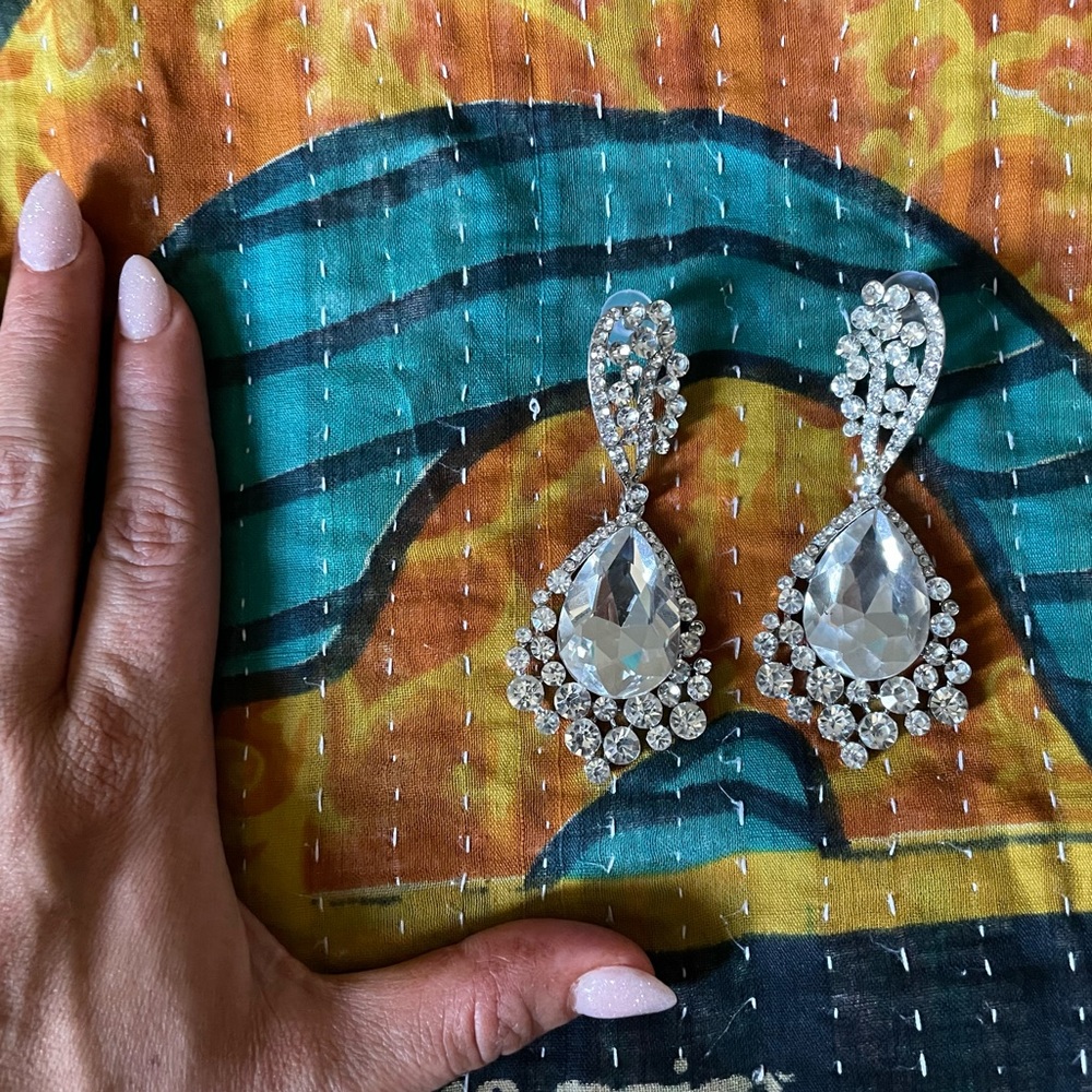 AMAZING Silver Formal Earrings